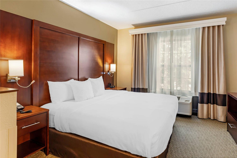 Bedroom 3, Comfort Suites State College near Penn State, Centre