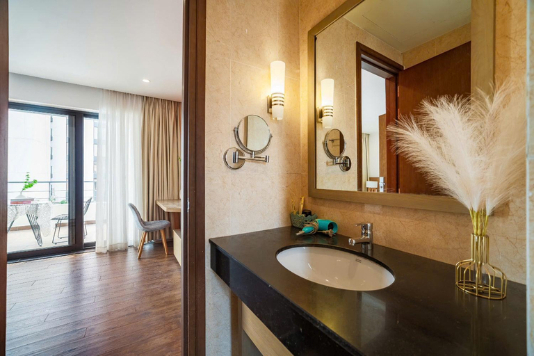 Bathroom 4, Alacarte Luxury Apartments - Sea View, Hạ Long