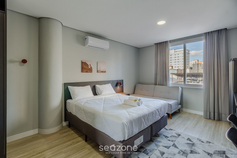 Room 5, Studio in the Historic Center Near Ccmq Tco0614, Porto Alegre