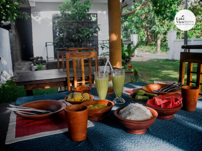Food & Drinks, Lake View Dambulla, Dambulla