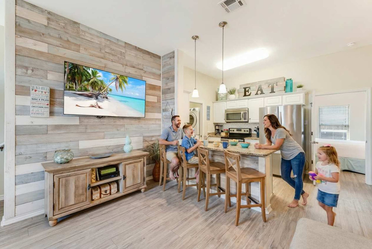 Room 3, Walk to Beach Private Hot Tub Pool Dog Friendly, Nueces