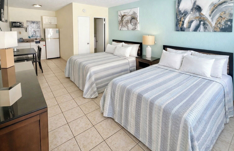 Bedroom 3, Beach Colony Motel, Cape May