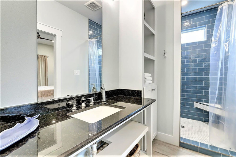 Room 4, La Puerta Rosada Private Pool Prime Location, Nueces