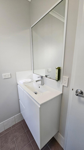 Bathroom 5, Sunset Caravan Park Woolgoolga, Coffs Harbour - Pt B