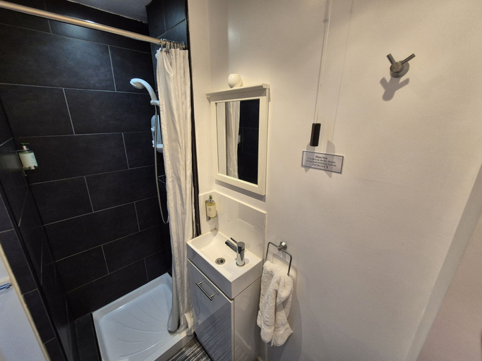 Bathroom 3, Miricia Guest House, North Yorkshire