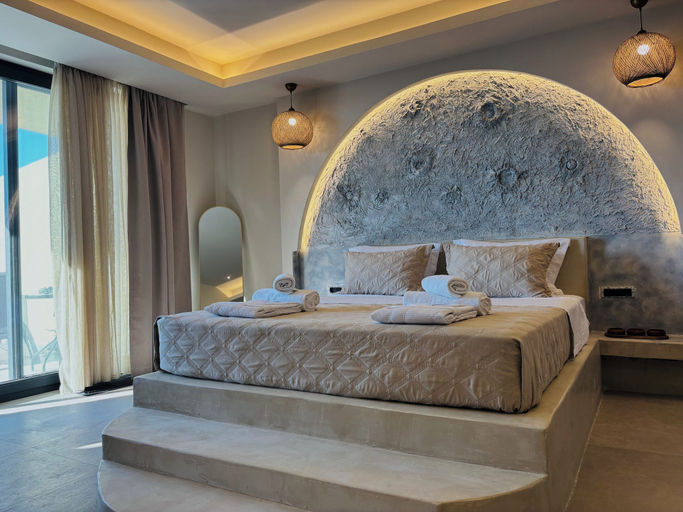 Room 4, Bevimar Suites Private Unheated Jacuzzi, South Aegean