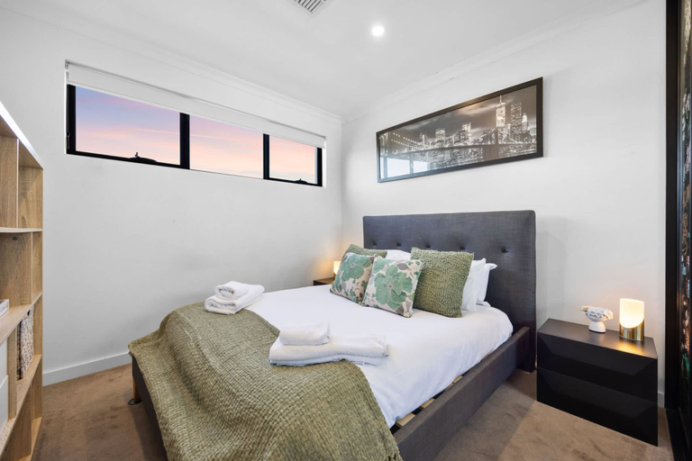 Room 3, Magnificent Mt Lawley A Stunning Sepal Stay, Perth