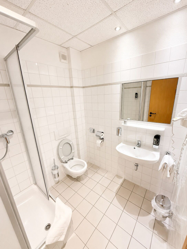 Bathroom 5, Hotel Constantin, Trier
