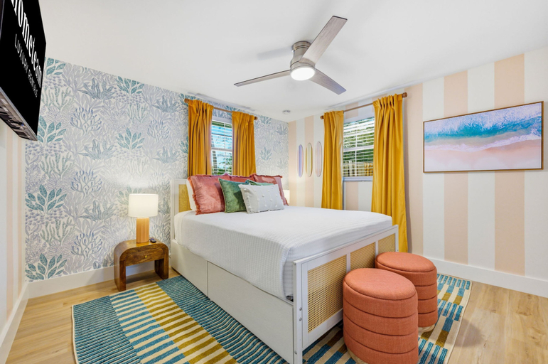 Room 2, Palm Shell Villa - Pool - Pickleball - Hot Tub, Manatee