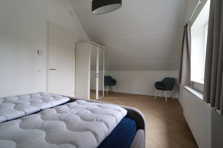 Room 4, Private Bungalow With Jetty for 6, Wûnseradiel
