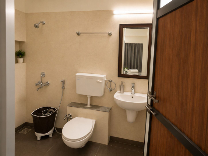 Bathroom, Pinakii Comfort Stay Suites Prabhadevi, Mumbai City