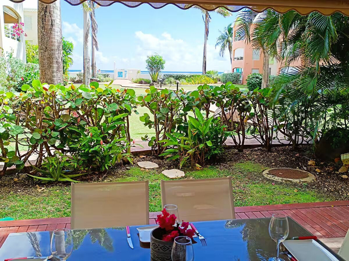Outdoor dining, La palmeraie Eden Blue by Barbadine, Sainte-Anne
