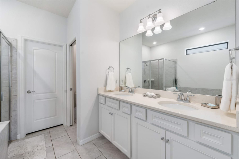 Room 5, Mins Away From Theme Parks Resort Access Pool, Polk