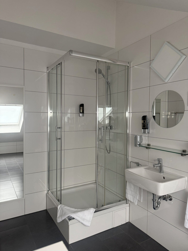 Bathroom 4, Wincent Hotel, Rhein-Neckar-Kreis