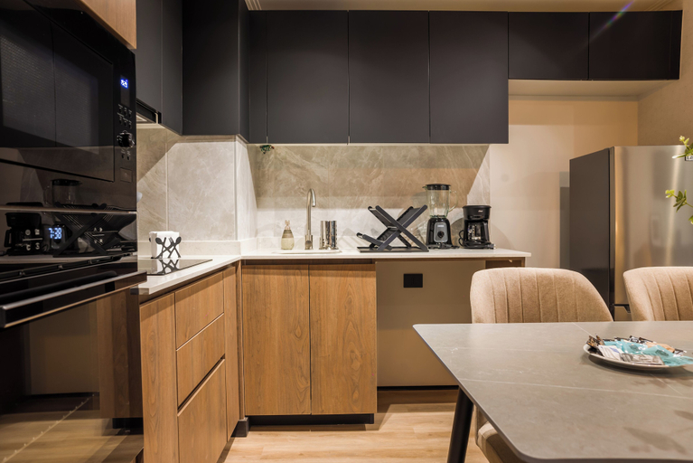 Private kitchen 5, Modern 2BR Providencia Oasis with Pool, Cordillera
