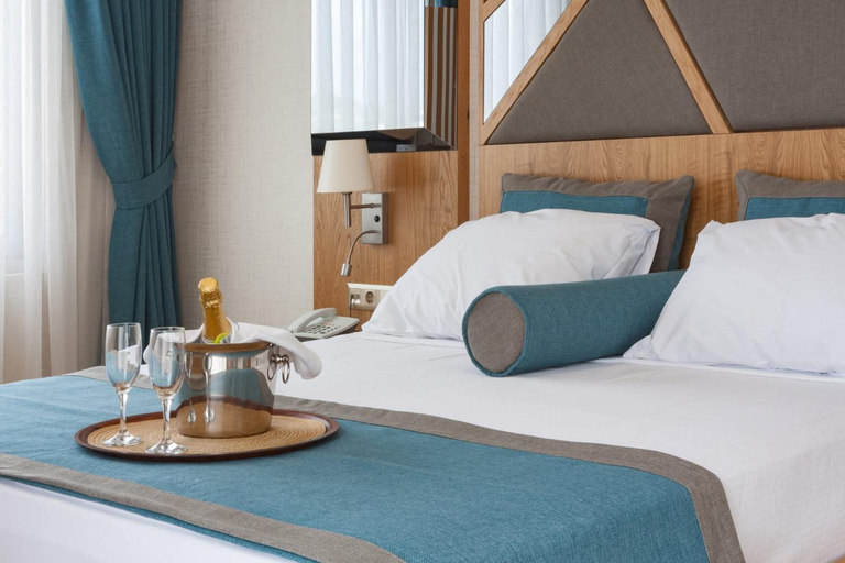 Bedroom 3, Graf Victor Hotel - All Inclusive Non Alcoholic Drinks, Alanya