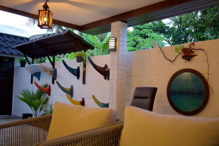 Others 3, Samaik Thulusdhoo Inn, Kaafu Atoll