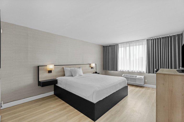 Bedroom 3, Ramada Plaza by Wyndham Montreal, Montréal