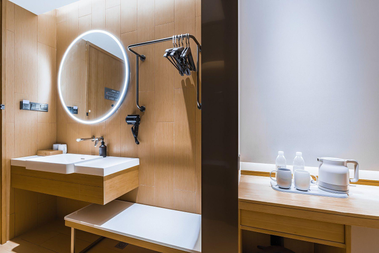 Bathroom 4, JI Hotel(Shanghai Daduhe Road store ), Shanghai