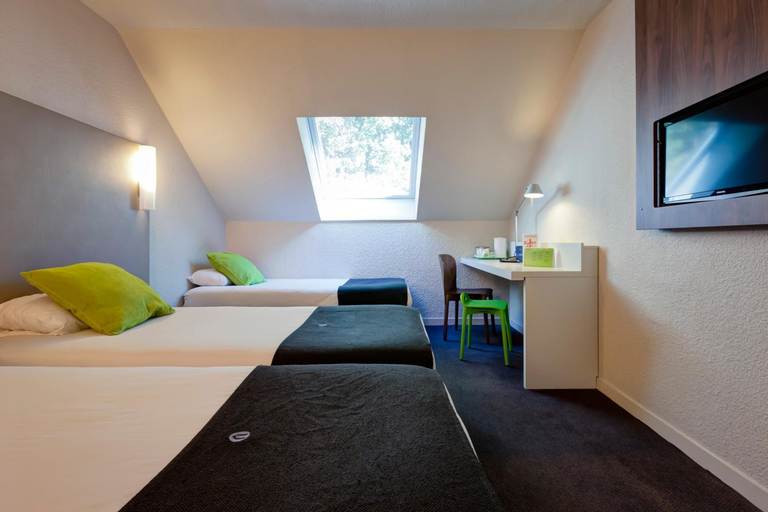 Bedroom 2, Hotel Campanile Geneve - Aeroport/Palexpo, Ain