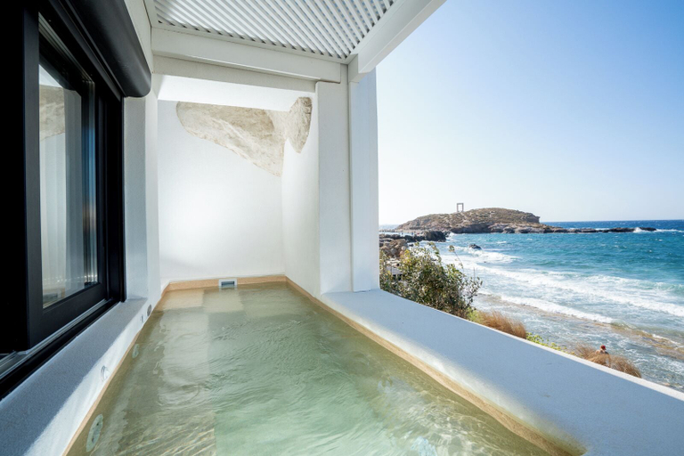 Sport & Beauty 4, Portara Seaside Luxury Suites, South Aegean