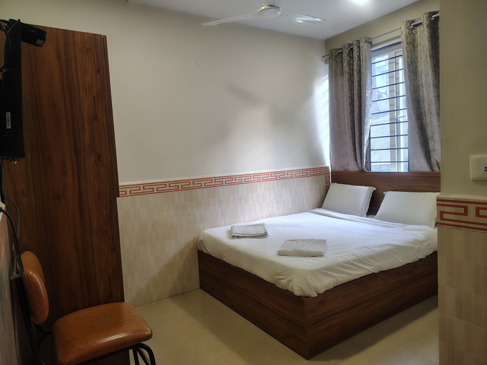 Room 1, Hotel Raayara Bliss Koramangala, Bangalore