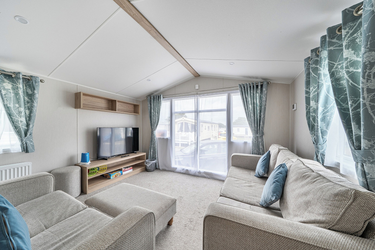 Living area 2, Primrose Valley 3-bed Caravan, Sleeps 8, Pets Ok, North Yorkshire
