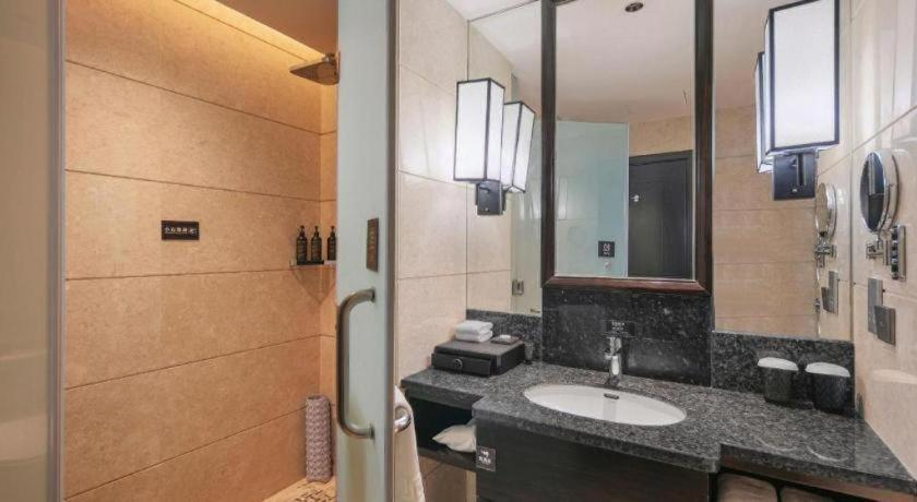 Bathroom 4, Longyan Liancheng Tianyi Hotsprings Resort, Longyan
