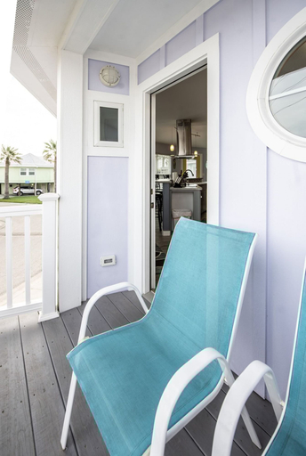 Room 5, Maui East- Pet Friendly 3 Blocks to Beach, Nueces