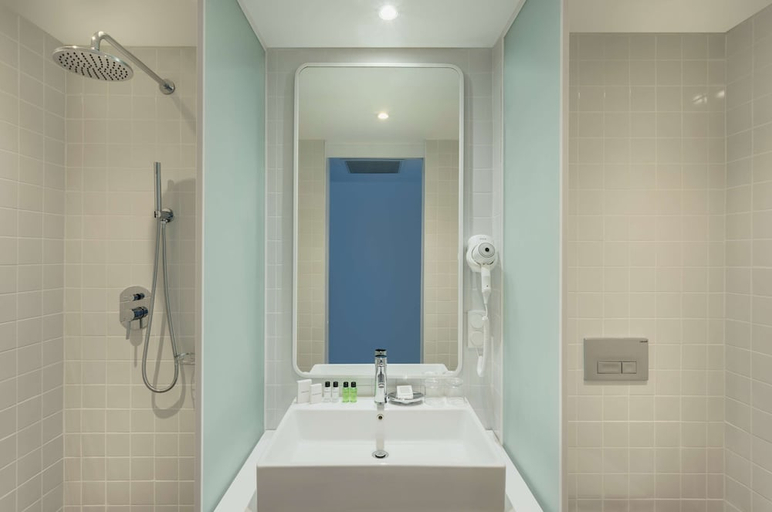 Bathroom 4, Golden Tulip Design Tbilisi, Tbilisi