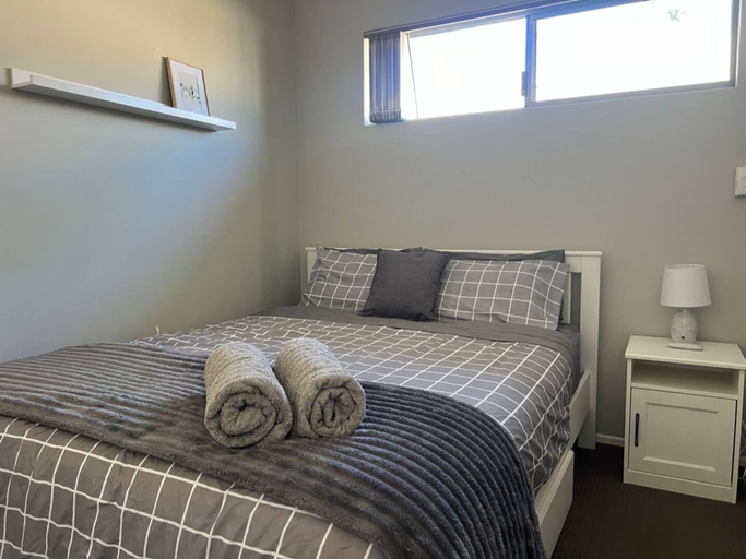 Room 4, Transit Nest - A 2brm Sepal Stay, Perth