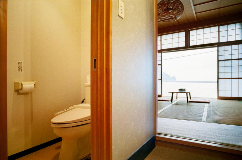 Bathroom 4, Nagasaki House Burabura - Hostel, Nagasaki