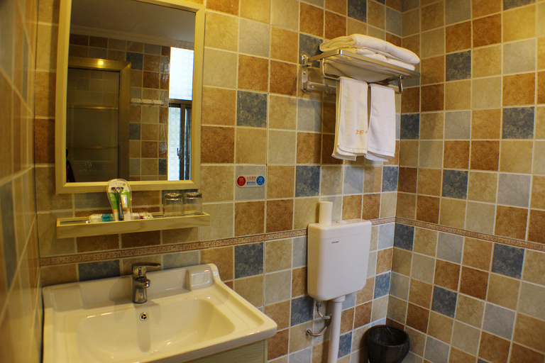 Bathroom 3, Yizhang Fuhao Hotel, Chenzhou