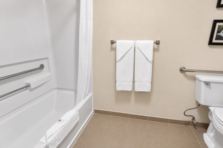 Bathroom 4, Comfort Inn Columbia Gorge, Wasco
