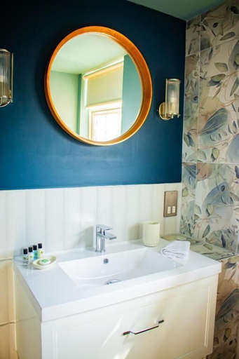 Bathroom 5, The White Hart Inn, Essex