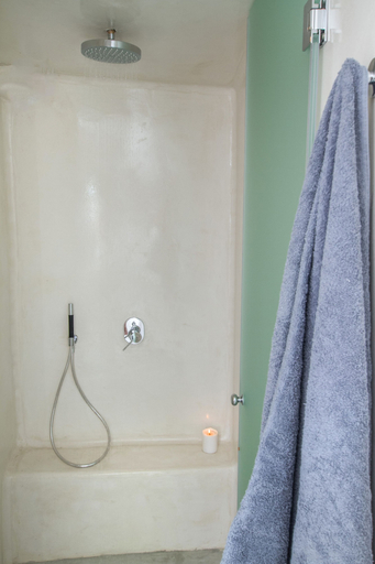 Bathroom, Hector Cave House, South Aegean