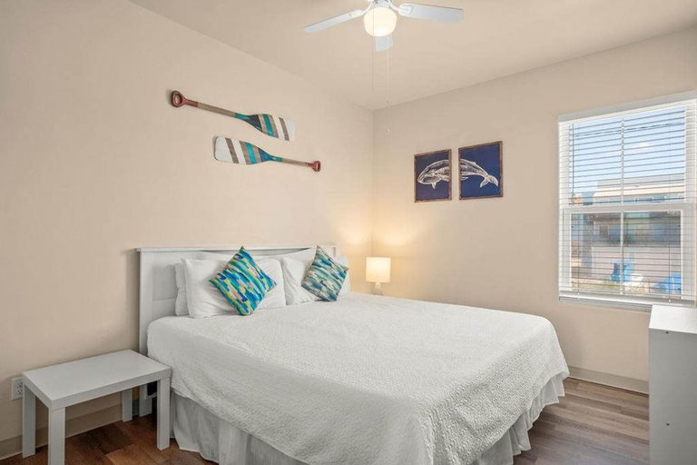 Room 4, Beach Please Walk to Beach Dog Friendly, Nueces