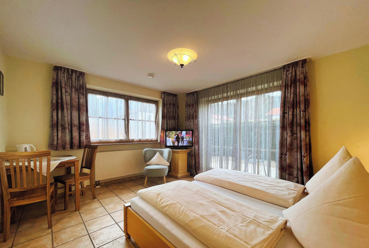 Bedroom 3, Landhotel Guglhupf, Ostallgäu