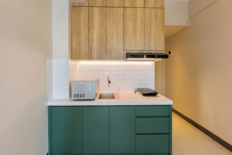 Private kitchen 2, Cityscape Studio At Apartment Benson Supermall Mansion, Surabaya