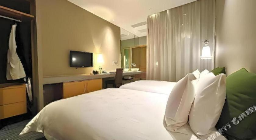 Bedroom 3, Guangzhou Carat Hotel, Guangzhou