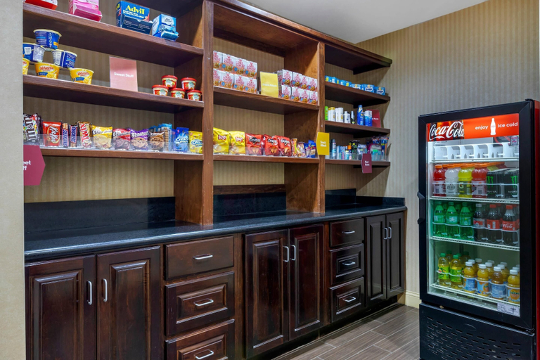 Food & Drinks 4, Comfort Suites near MCAS Beaufort, Beaufort