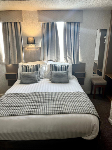 Bedroom 3, Clifton Court Hotel, Lancashire
