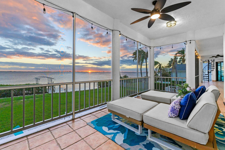 Room 2, Luxury Beachfront Retreat Pool Game Room Sleeps 16, Manatee