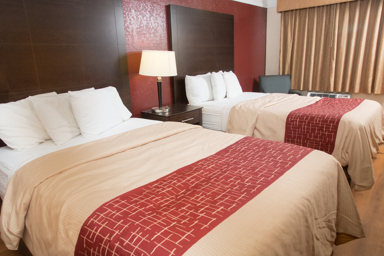 Bedroom 3, Red Roof Inn Ardmore, Carter