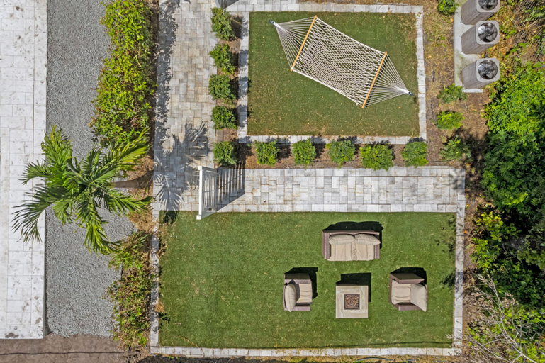 Room 3, Pineapple Paradise 1 13 min to Beach Fire Pit, Sarasota