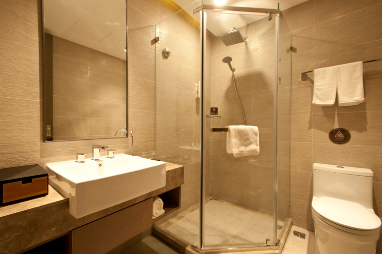 Bathroom 3, Homeinn Plus Hotel (Linyi Yinan Lishan Road), Linyi