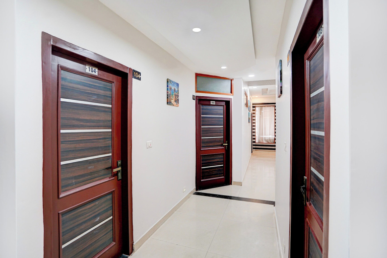 Interior 4, Super Townhouse by Cosmo Mall Zirakpur, Sahibzada Ajit Singh Nagar