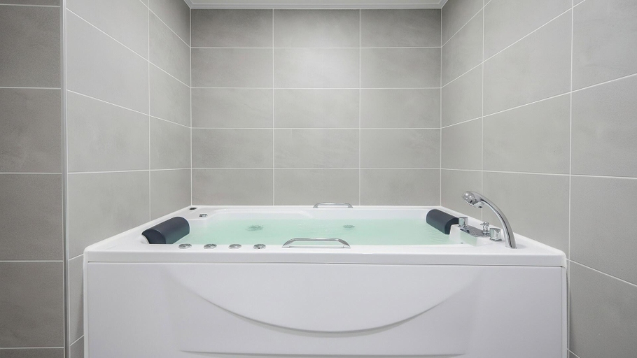 Bathroom, Gapyeong Haneulsup Spa Pension, Gapyeong