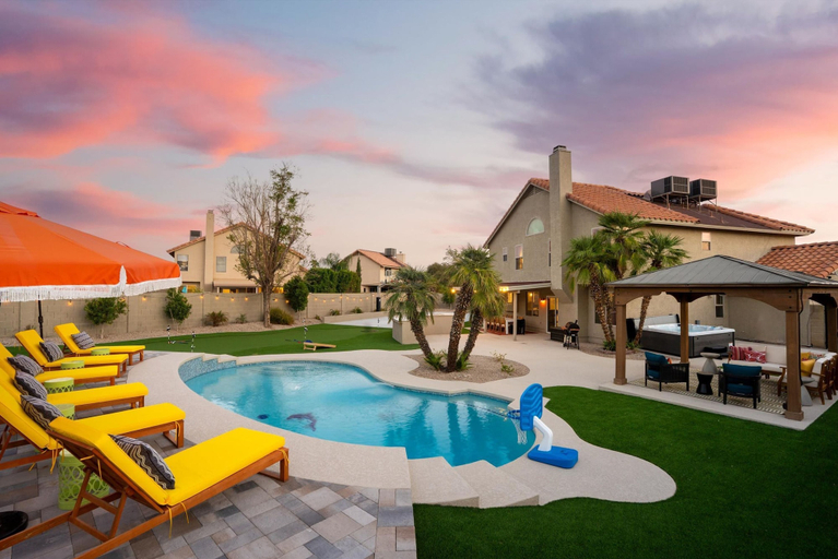 Room 4, Pickleball Heated Pool Spa Sleeps 16, Maricopa