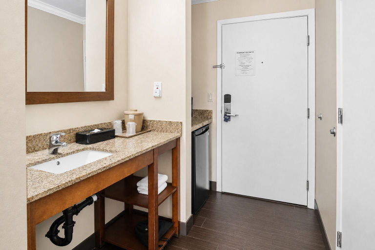 Bathroom 4, Comfort Inn Columbia Gorge, Wasco